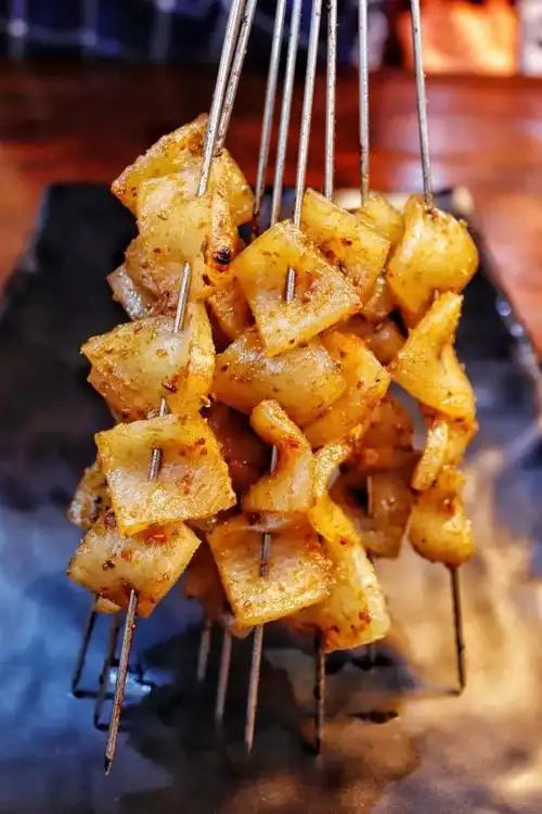 *肉皮*筋皮子和肉皮块头都很大,光是看着就特有食欲,令人十指大开!