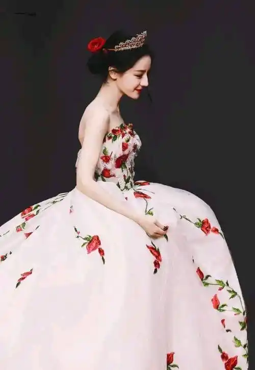 迪丽热巴的五套经典造型你最pick哪一套