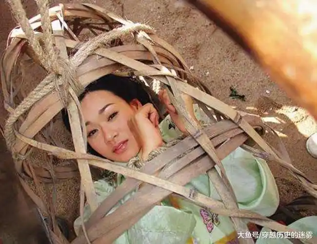 临刑前的死刑犯进行五花大绑还有一个不为人知的原因,因为古代的女子