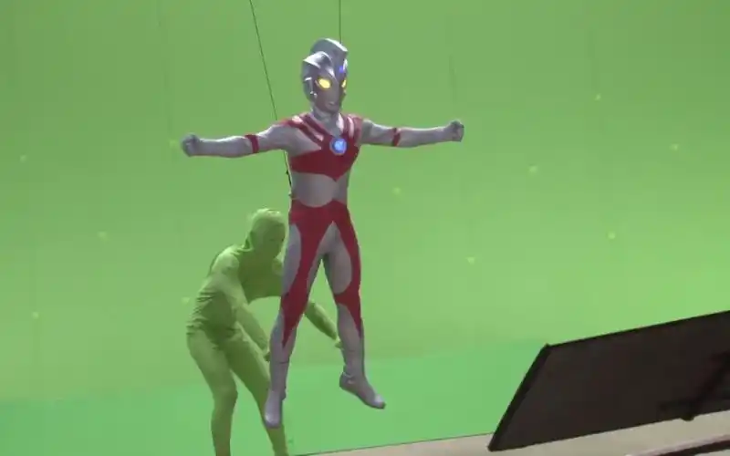 泽塔奥特曼花絮:艾斯奥特曼的空战是如何拍摄的?