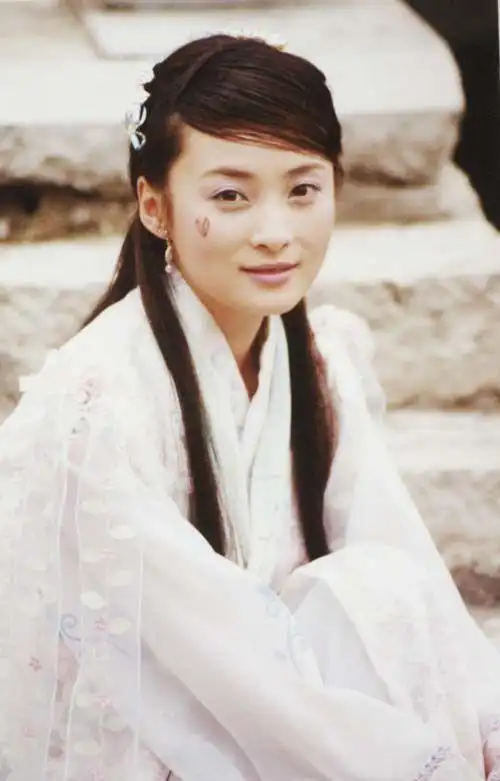 蒋勤勤的三角情史靠美貌上位迷倒了3个男人两次深陷插足风波