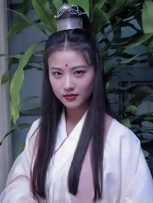 经典"周芷若"周海媚突然离世,人们却纷纷指责吕良伟,为哪般?