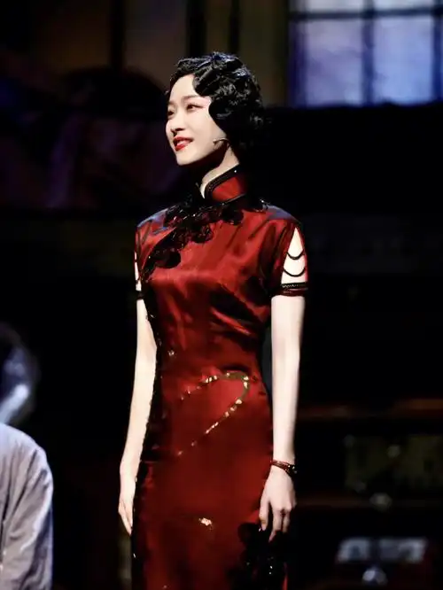 不完全统计的倪妮旗袍造型太有感觉了