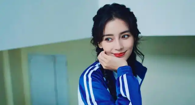 杨颖|甜美感_网易订阅