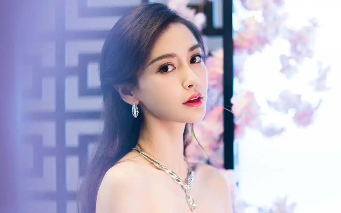 原图你的电脑分辨率(1600x1600)→生成壁纸显示:√欣赏模式全屏模式