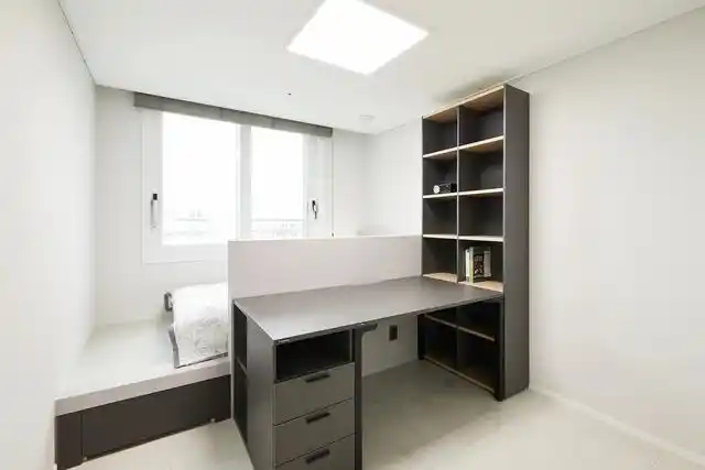 很多家里书房面积小的业主担心收纳问题,今天就来教大家3个定制设计
