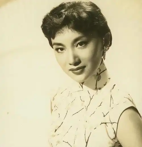 夏梦和金庸同月同日去世,为何被问及两人关系,夏梦总说不如不说