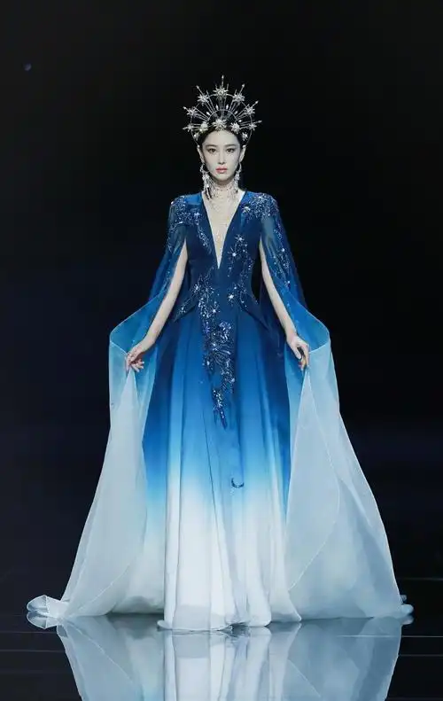 国风担当盖娅传说中国国际时装周开幕引热议