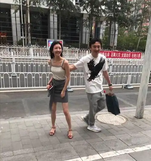 豆得儿近照曝光最美女友离开王思聪颜值不在脸部浮肿无少女感