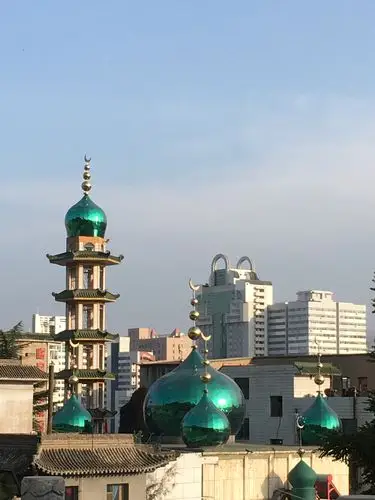 清真寺的屋顶挺漂亮.