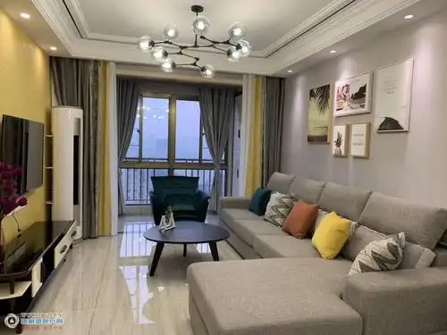 [一手房代理]汇金中心 13楼 108平方 精致装修 三室一厅 65000元/年