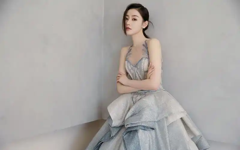 张天爱星空裙性感写真桌面壁纸