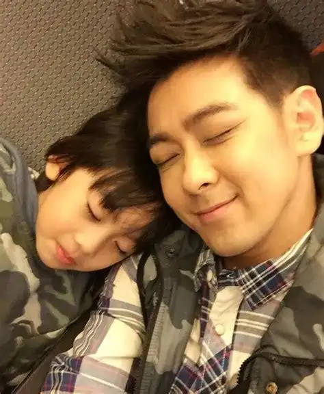 敏儿和儿子图片