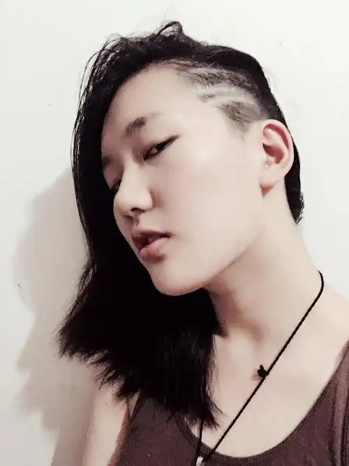 女生留阴阳头什么感觉?