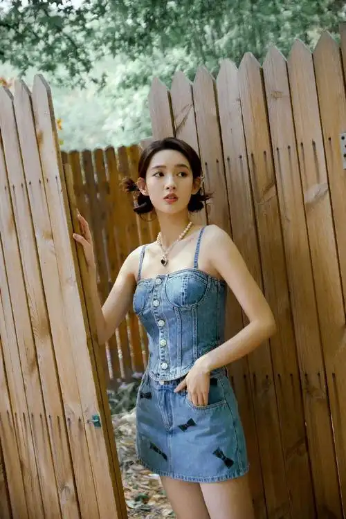 王玉雯牛仔裙,喜欢一些微风正好95!