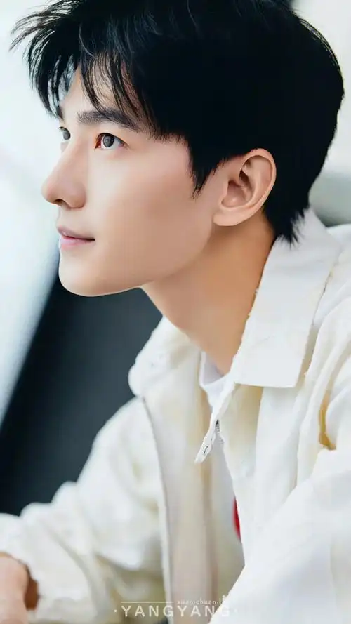 每周不一young#99#杨洋凡人修仙传#99#杨洋#夏日的阳光热情奔放