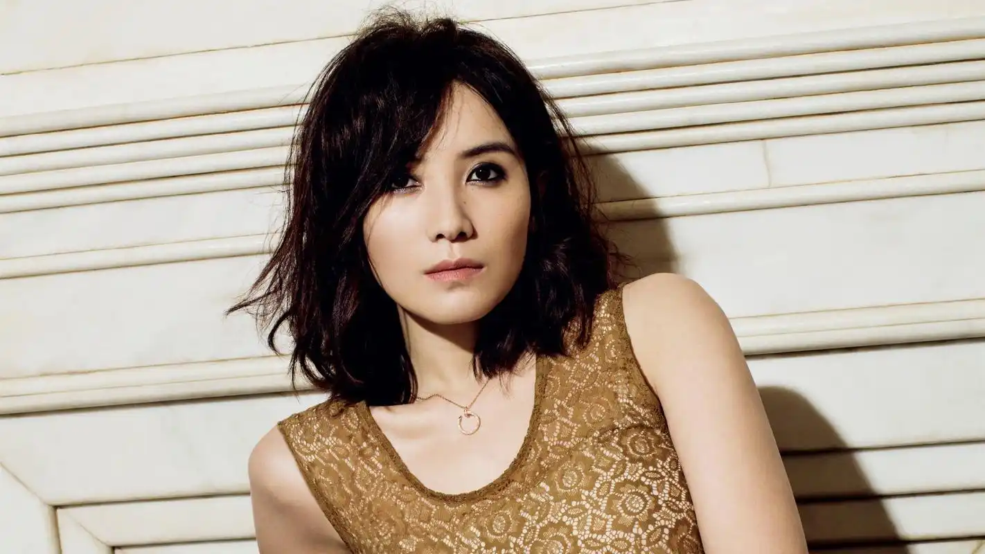 首页 桌面壁纸 性感女星宋佳帅气写真高清电脑壁纸上一张下一张查看