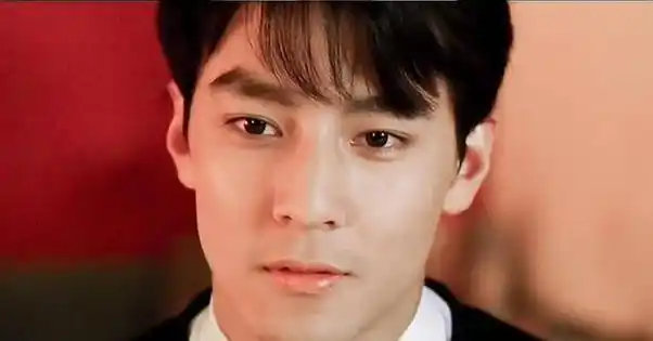 看看,在那个没有美颜 滤镜和ps的年代,那些惊艳了时光的香港男明星吧