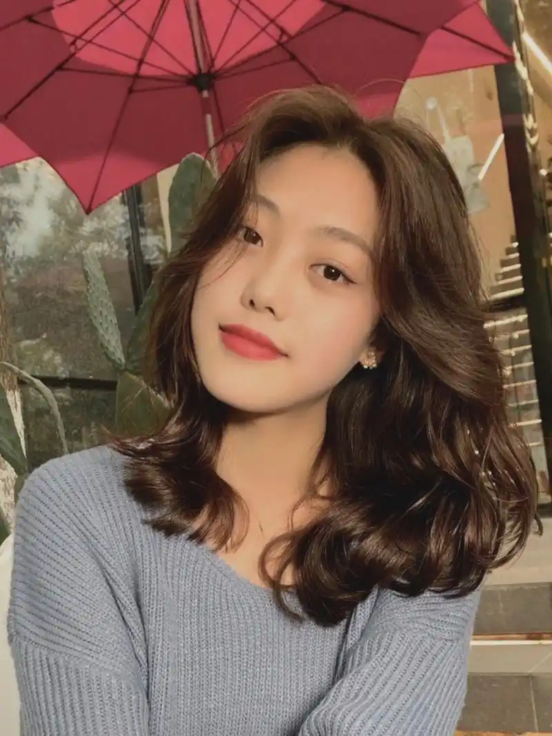 杭州染发 杭州接发 杭州理发店 7878中短发女生最值得烫的发型