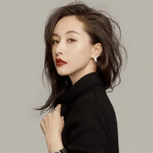 34岁王子文的"瑕疵",令多少中年女演员"羞愧"?_王朔_孩子_贾乃亮