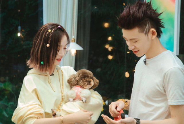 小鬼说想法没意思吴宣仪崩溃到哭在恋恋剧中人中看到真实