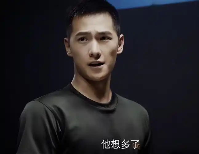 以微小的优势排在《山河月明》之前,杨洋这次在《特战荣耀》里可是