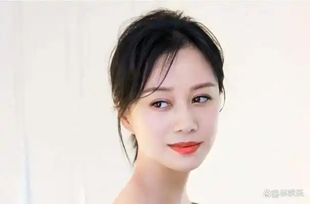 年过40岁还是单身的8大女星佘诗曼秦岚上榜宋佳排第几