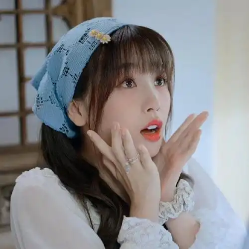 虞书欣好适合做头像哦!__财经头条