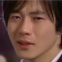 qq头像男生流泪头像男生悲伤的头像