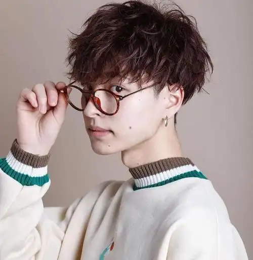 男生锡纸烫效果图 越烫越帅气变男神 - 锡纸烫发型 - 发型站