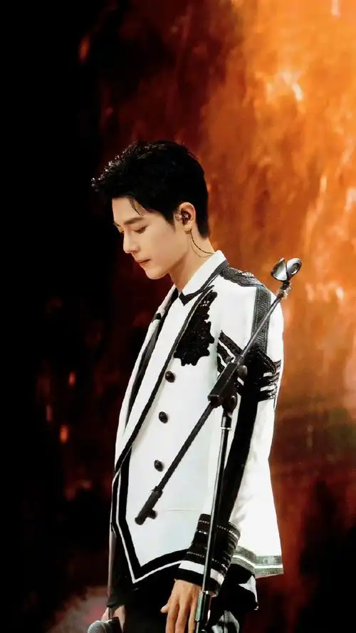 肖战 东方卫视跨年