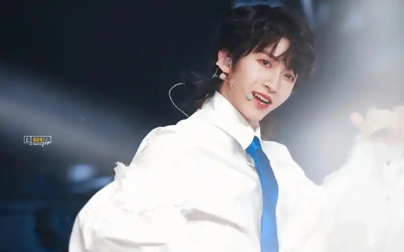 【into1刘宇】浪琴-into1全视角欣赏舞台,小王子的