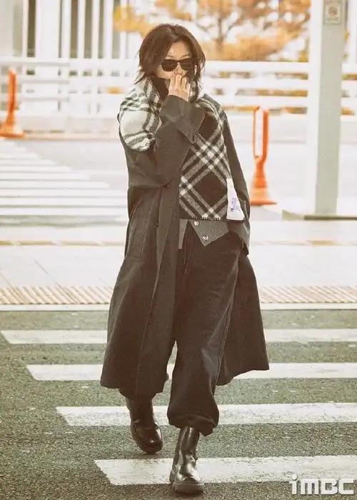 全智贤出国机场图#伦敦时装周行程全智贤机场图