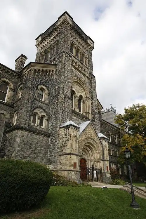 多伦多大学:加拿大规模最大的老牌综合性研究型大学