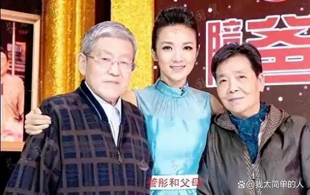 央视才女管彤26岁进央视41岁结婚如今53岁仍被宠上了天