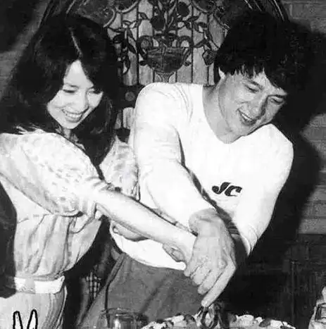 林凤娇为了成龙,到底有多能忍?