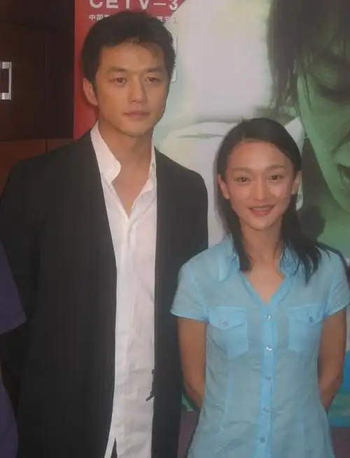 图文李亚鹏周迅携手亮相海滩京城见面会3