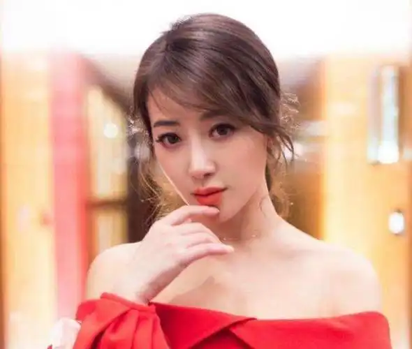 娱乐圈里颜值演技在线,一直不温不火的女明星