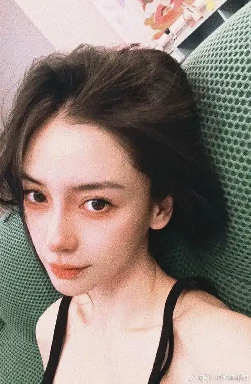 angelababy超话#angelababy不太喜欢七夕这样的日子#鼻姐晒素颜照配文