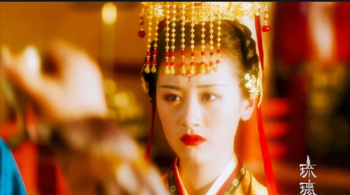 在这个暑假,成毅,袁冰妍,刘学义,张予曦领衔主演的古装仙侠剧《琉璃》