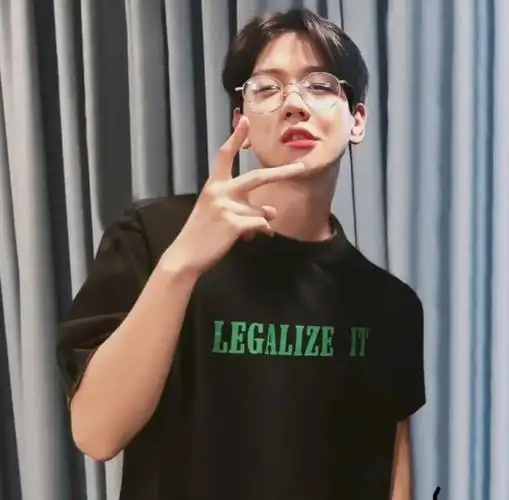 边伯贤—初雪ins更新