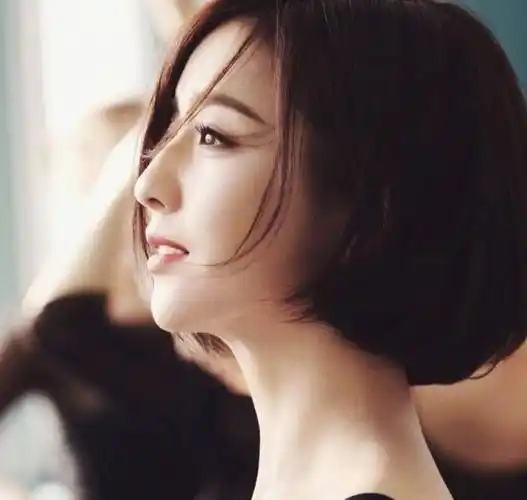 佟丽娅神仙侧颜引人赞叹,肌肤丝滑,五官精致,绝美_时尚_蛋白_产品