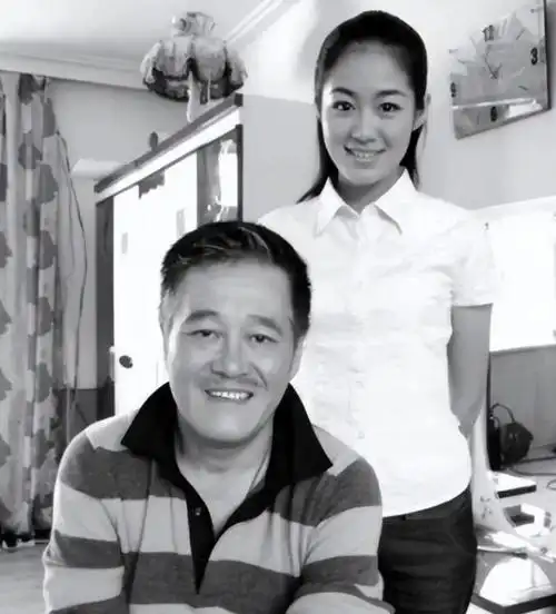 如今,毕畅已经34岁了,但她不再是那个在婚姻中挣扎的女人,而是一位