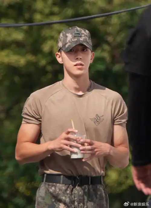 南柱赫真的不是在拍韩剧吗##南柱赫手臂肌肉