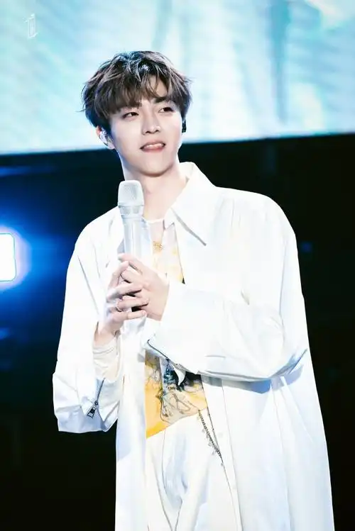 陈立农六周年给粉丝唱生日歌##陈立农0406出道六