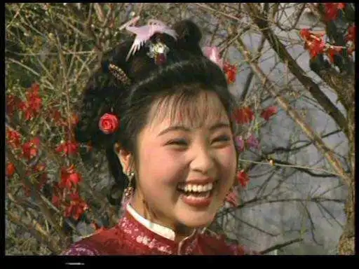 《聊斋志异:婴宁》偶然间的相遇,爱笑的女子喜获幸福的姻缘