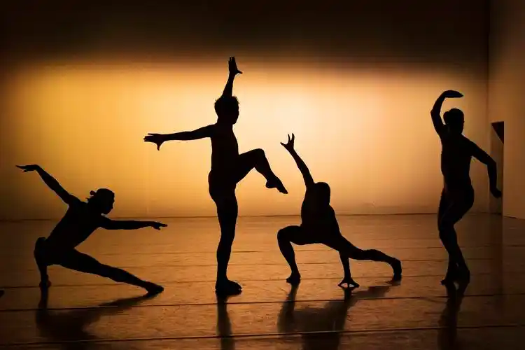 雷动天下现代舞《我本楚狂人》剪影