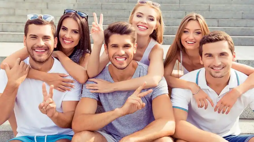 欧美青年男女户外游玩图片,高清图片,电脑桌面-壁纸族