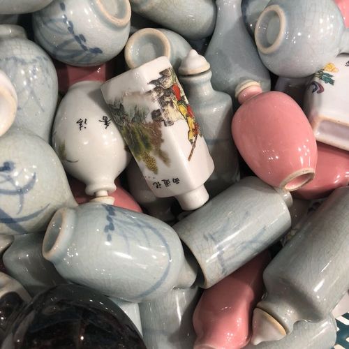 古玩古董收藏农村老物件 大清乾隆年制瓷器鼻烟壶 单个价随机发