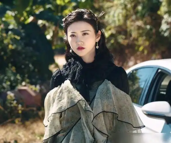 司藤的衣服也太好看了而且每套衣服都有单独的配饰